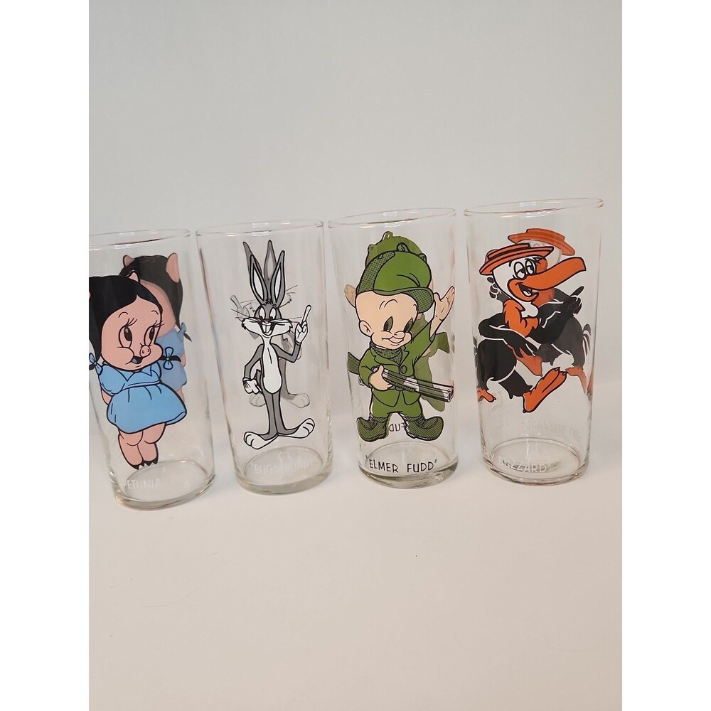 4  1973 Warner Bros Looney Tunes Bugs Elmer Petunia Pepsi Collector Glasses Mint